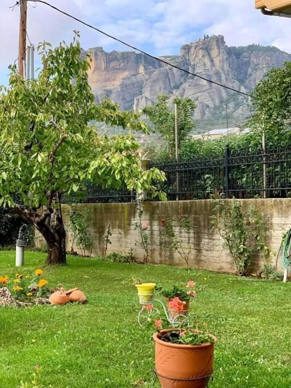 Meteora View Garden Apartment กาลัมปากา ภายนอก รูปภาพ
