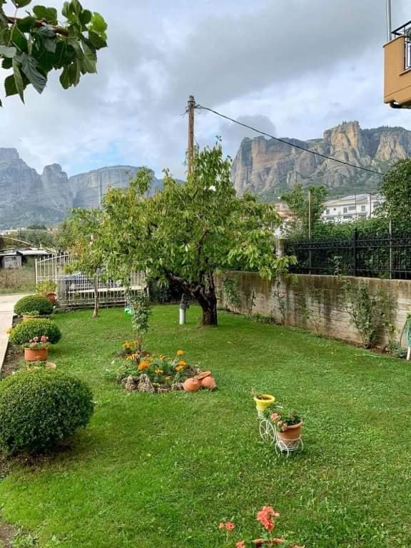 Meteora View Garden Apartment กาลัมปากา ภายนอก รูปภาพ